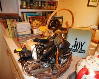 TONS of Utensils