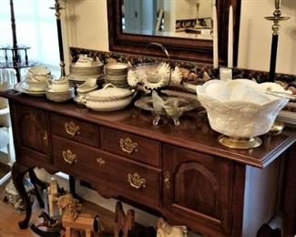 Cherry Queen Anne style server