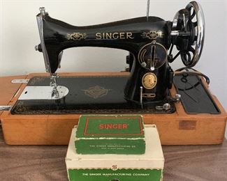 Vintage electric Singer 15K sewing machine (w/case) in excellent condition. Serial number EP526349 indicates it was manufactured in 1959.