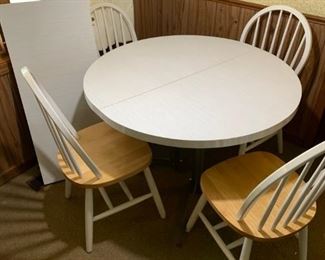 Kitchen Table with extra leaf and 4 chairs
