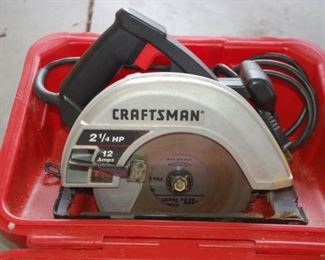 Craftsman 2.25 amp 7.25" circular saw (practically new in the case)