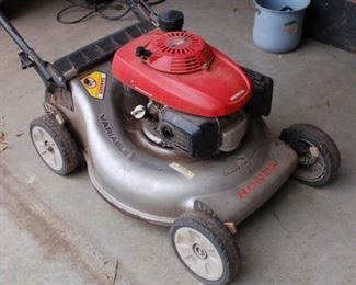 Honda Quadracut self propelled mower - runs great!