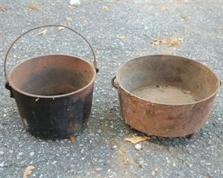 Cast iron kettle and Dutch oven