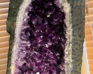6ft 9in Amethyst Cathedral Geode	81x15x15	HxWxD	Very Heavy.. Special care will be needed to transport!!!