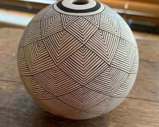 Acoma Seed Pot Signed	3.5in diameter	