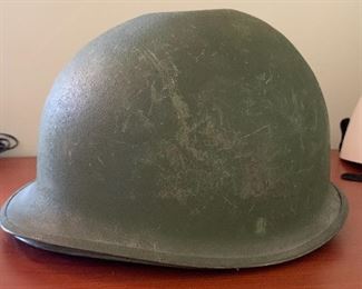 US Military WWII M1 Helmet w/ Liner	