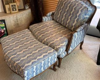 Ethan Allen Blue/White Chair W/ Ottoman 	34x33x37in	HxWxD