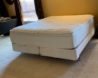 Beautyrest Kirby King Bed Mattress/BoxSpring/ Frame 	30x72x80in	HxWxD