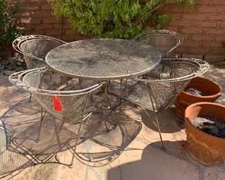 Metal Patio Table with 4 Chairs	48x48x29	HxWxD
