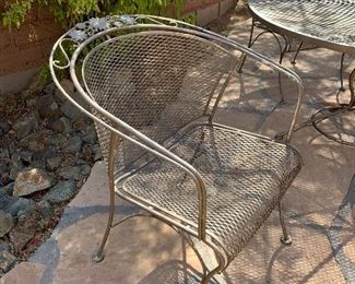 Metal Patio Table with 4 Chairs	48x48x29	HxWxD
