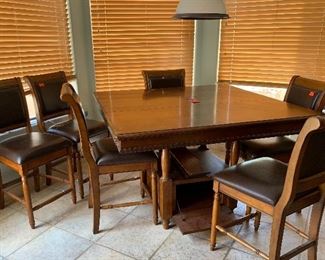 Legends Furniture Counter Height Dining Table with 6 Leather Chairs	54x54x36 HxWxD