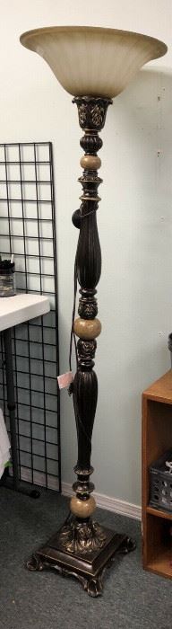 JN026: 6’ Tall Decorative Floor Lamp Local Pickup https://www.ebay.com/itm/113848505981