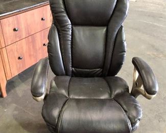 L72019-016: Super Plush Executive Office Chair #1 Local Pickup https://www.ebay.com/itm/123869520862