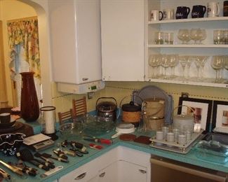 Kitchen: Kitchen utensils, a Cardinal Detecto PS-11 digital portion scale, a Zojirishi rice/porridge cooker, PYREX, ice buckets, stemware and more!