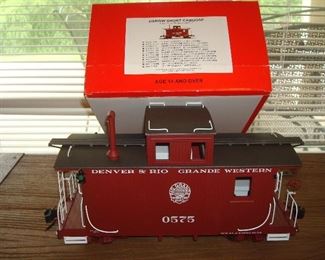 Living Room: This is the ACCUCRAFT D&RGW (AM33-011C-#0575) short caboose (16") and its original box. It is 1:20.3 scale, 45m gauge.
