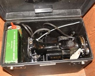 Singer Featherweight Sewing Machine