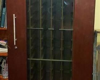 large" LeChe" Wine refridgerator works great