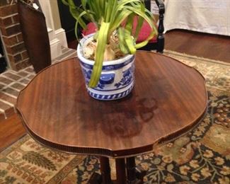 Round vintage table; great rug