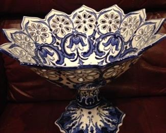 Lovely scalloped blue & white bowl