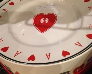 Dessert plates (in round box) - perfect for your card playing friends