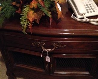 Provincial 2-drawer nightstand