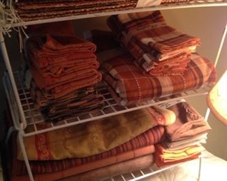 Placemats and other linens