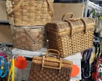 Assorted baskets 