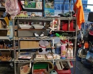 Assorted new pet items