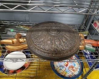 'Painted ceramic/plastic coat of arms  