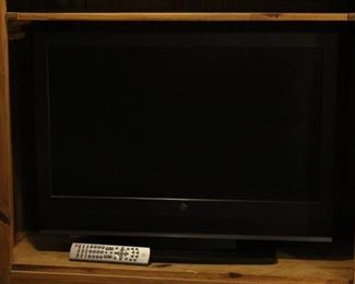 32" Flatscreen TV with Remote