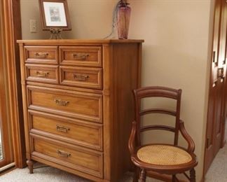 Vintage chest of drawers