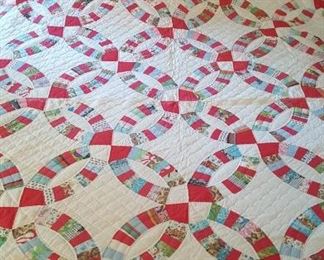 WEDDING RING QUILT AND BED