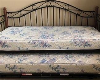 Trundle Bed 