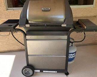 Thermos Millenium Grille w Side Burner 