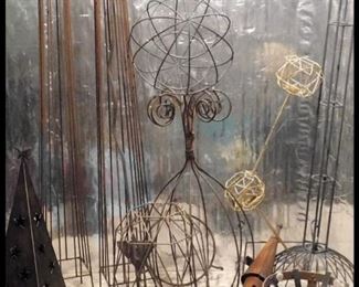 Garden and Outdoor Metal Decorations.