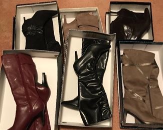 Women's Boots Size 8 - 8 1/2