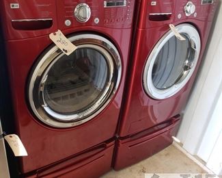 280: LG Steam washer and dryer
Both in functional condition. Both include under storage.