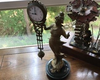 ANTIQUE SHELF/MANTEL CLOCK 
