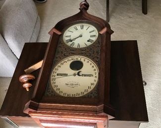 ANTIQUE CALENDAR WALL CLOCK 