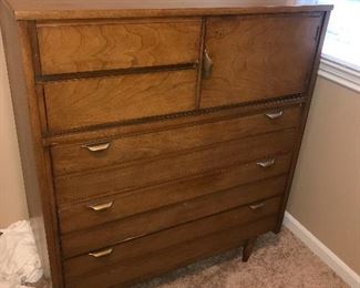 VINTAGE DRESSER FOR MAINLINE BY HOOKER FURNITURE CO.