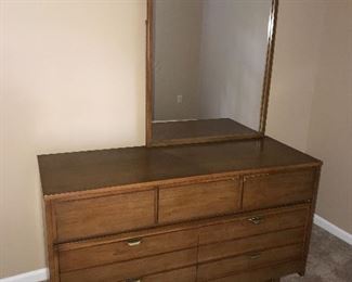 MCM DRESSER W/MIRROR 