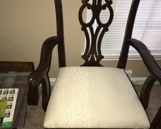 VINTAGE DINING ROOM TABLE AND 6 CHAIRS 