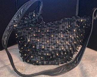 WOMEN'S HANDBAGS