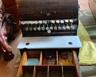 ANTIQUE NATIONAL CASH REGISTER
