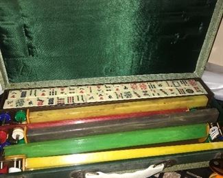 VINTAGE BAKELITE MAH JONG JONGG CARDINAL SET 