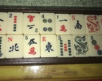 VINTAGE BAKELITE MAH JONG JONGG CARDINAL SET 