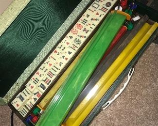 VINTAGE BAKELITE MAH JONG JONGG CARDINAL SET 