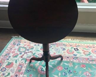 It folds up vertical to shield enemy death rays