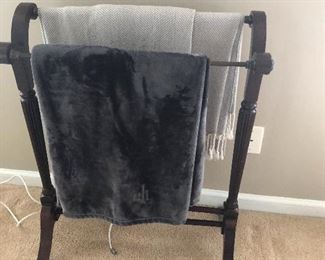 quilt stand and flying carpets