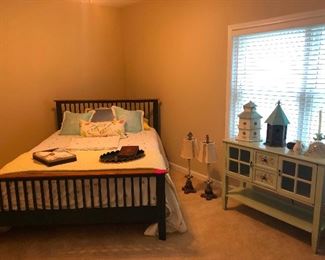 Mission bed does not want to be called "Missionary" bed